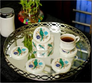 2-4-2.jpg Master Piece Marble Inlay Coaster Set having a beautiful parrot design